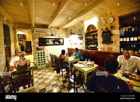 legligin wine bar photos